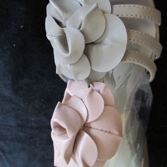 $215 KELSI DAGGER raised mum strap SANDAL 8m - Picture 3 of 5